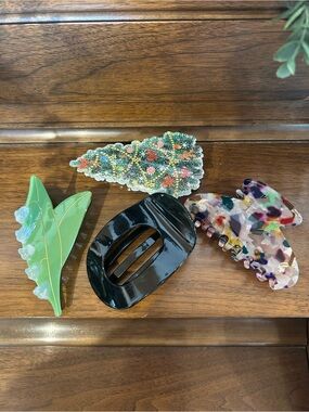 Set of 4 Decorative Hair Claw Clips - Green, Black, Multicolor, Glitter